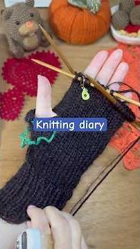Today I’m working on simple mittens #knitting #mittens