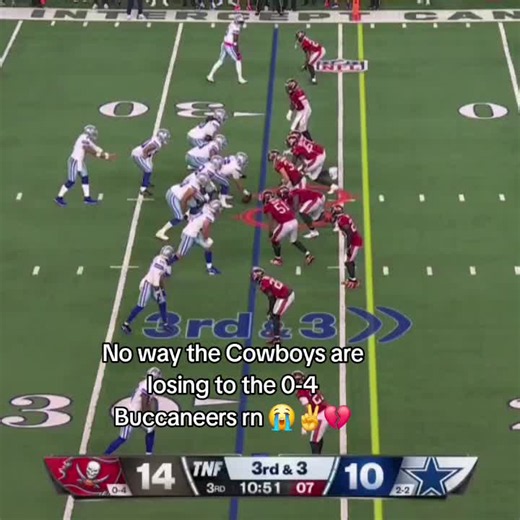 Cowboys' Offense Fails in TNF Loss to 0-4 Buccaneers 😭