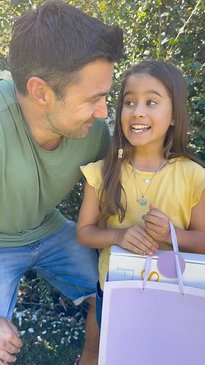 Ben&Zara on Instagram: "Zara and Jordan surprised their Great Grandma Gladys with a Skylight Frame for this Mother’s Day! @skylightaustralia Digital Picture frames are a great gift Easy to setup Just plug in and connect to WiFi • Seamless photo sharing: send photos via app or email from anywhere in the world and watch them appear in seconds on the frame • Touch screen and high resolution display • Gift Mode: Personalize your frame with gift mode. You can preload photos on the frame without unbox