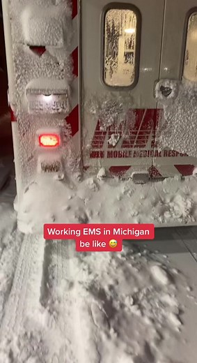 #fyp #mmrtiktok #paramedicsoftictok #emstiktok #emtsoftiktok #ambulance #paramedic #nursing