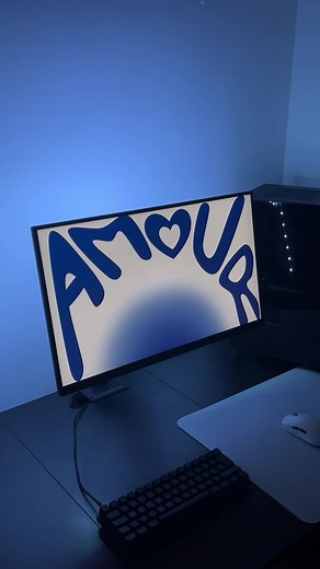 Amour 2: Minimalistic Clean Wallpaper for Your Setup