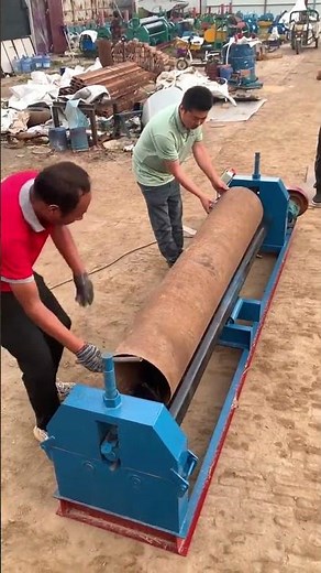 Rolling process of steel plates into cylinders using a plate rolling machine
