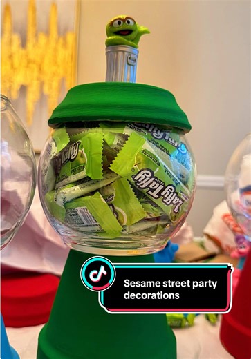 #elmocenterpiece #centerpiece #elmo #sesamestreet #partydecor