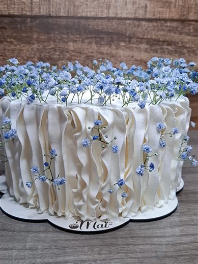 Bolo Florido Com Acabamento em Bico 1M