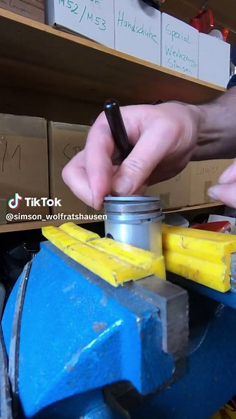 Einfache Montage für Simson Mopeds