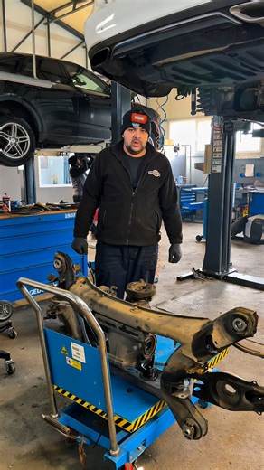 49K views · 476 reactions |  Mercedes E-Class 2.2 (2014) – două...