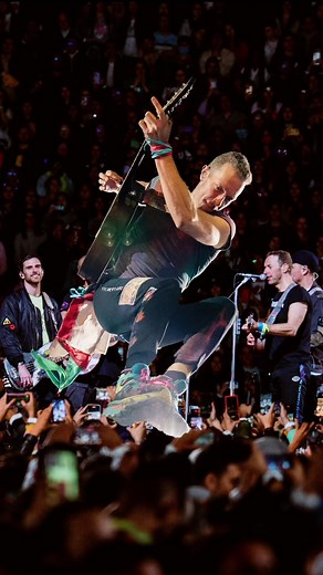 📡 LIVE BROADCAST from BUENOS AIRES in cinemas worldwide Oct 28 / 29 coldplaycinema.live (link in bio) #coldplay #clocks