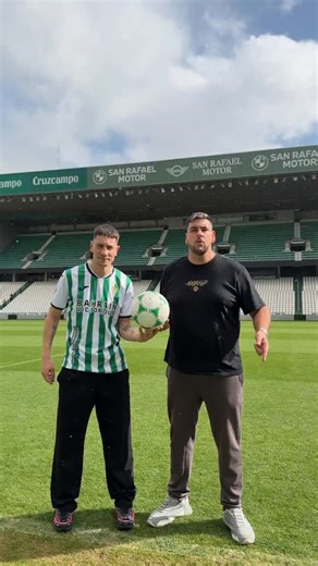 Jose Ángel Peregrina Linares on Instagram: "@sweetflow23 Y YO EN EL @cordobacf_oficial"