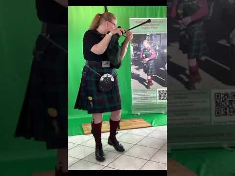 Das Stimmen eines Pipechanters beim schottischen Dudelsack.