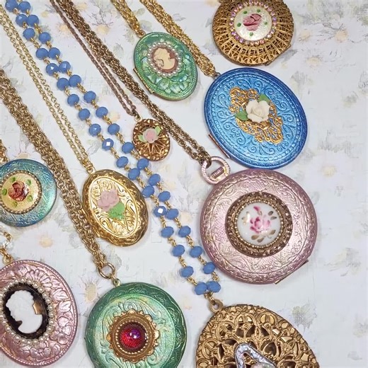 Vintage Locket Necklace, Green Hand Painted Locket, Dragons Breath Glass Focal, Victorian Style Locket, Vintage Style, Layering Necklace - Etsy