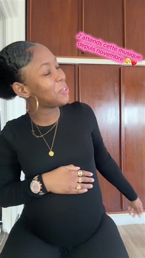 @MERYL @Kalipsxau vous nous avez oublié 😒❤️❤️ à cette allure j’aurais le temps d’accoucher 😂 #meryl #kalypxsau