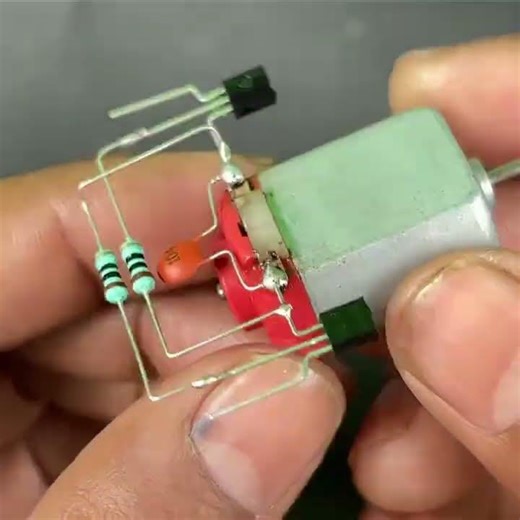 5v dc motor direction control button