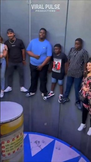 Floating in Mid-Air?! The Thrills of the Gravitron Ride!