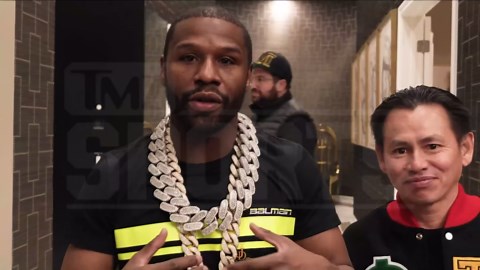 Floyd Mayweather Drops $1 Mil On Huge 5 Lb. Chain From Johnny Dang