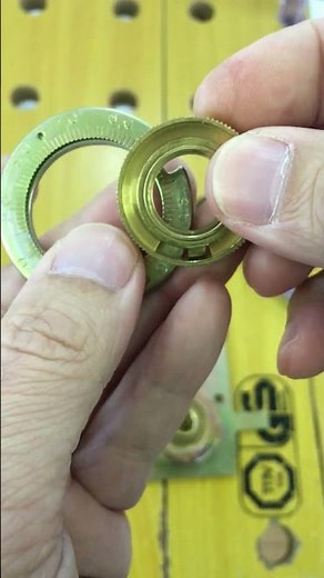 業務用金庫に多い自由変換ダイヤル、100万変換ダイヤルの番号変更方法！【鍵屋】【鍵の仕組み】 #鍵 #locksmith #shorts