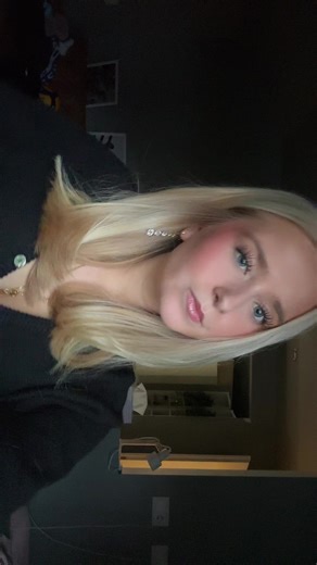 MIENAMARIECHEN (@miena.hmb)’s videos with originalljud - emilia lindell