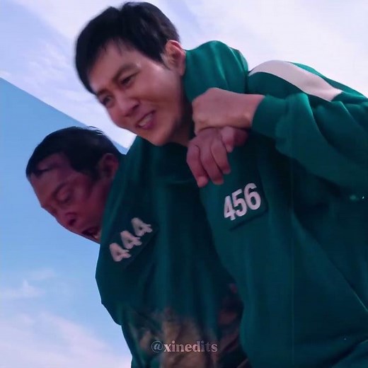 Gi-hun & Player 120 help Player 444 || Squid Game || #shorts