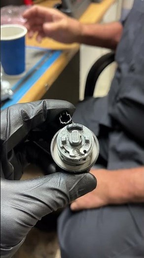 2016 Volkswagen Jetta ignition key lock stuck how to remove #jetta #ignitionswitch #volkswagen ￼