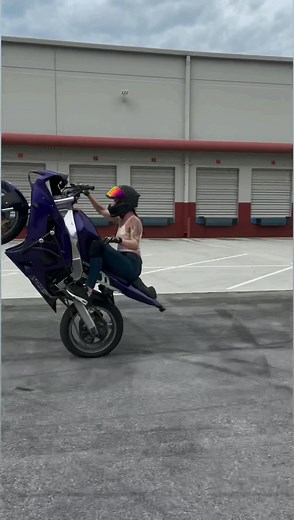 1 hander footbrake #gas #brake #BOOMchallenge | Robyn Stunts