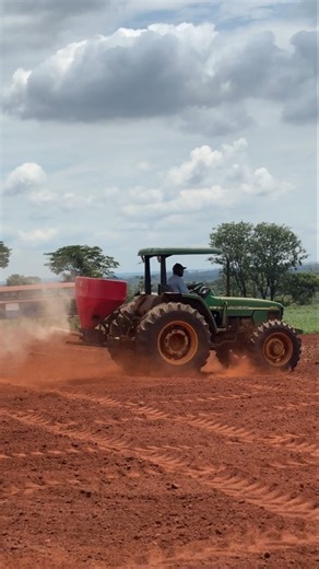 1.2K views · 13 reactions |  Integração prática entre Agronomia, Zootecnia e Medicina Veterinária na composição da pastagem do setor de Bovinocultura Leiteira da Fazenda Escola Fazu. | Fazu Uberaba | Facebook