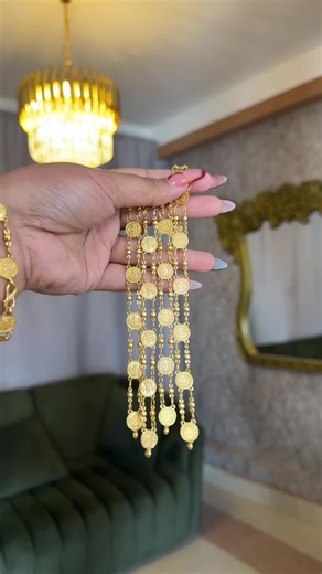 Coin bracelet #rituz #rituz_cosmo #rituzcosmolinenparlor #rituzmakeupstudio #dailywear