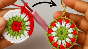 Easy Crochet Christmas Ball Keychain – My Secret for the Perfect Shape