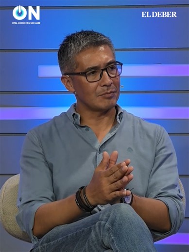 Desde este Lunes 29/06 rige el tipo de cambio flexible en Bolivia. El ministro de Economía, José Gabriel Espinoza, aseguró que el cambio de régimen cambiario fue planificado para evitar impactos bruscos y afirmó que las operaciones se realizarán con total normalidad . 📌Mira la entrevista completa en nuestro canal de YouTube. #ELDEBER #CambioFlexible #Dólar #Bolivia 📹 #OtraNocheED