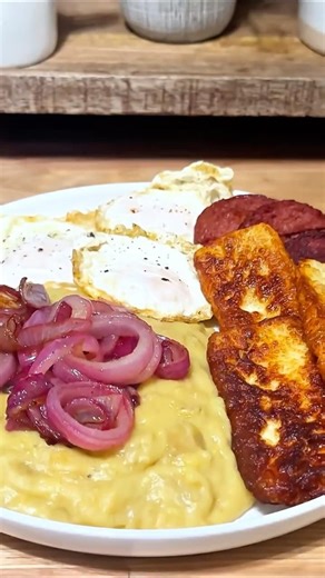 Desayuno Dominicano: Cómo Hacer Mangú con Los 3 Golpes