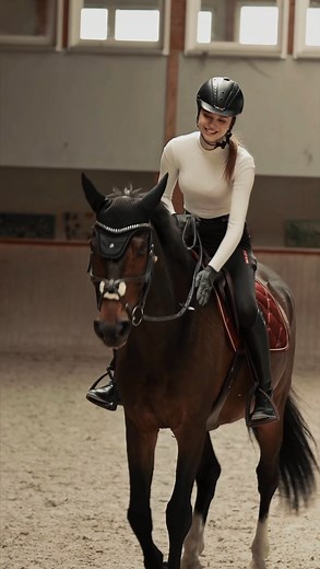 Michelle B. ⭐️ | everything stops 💭💕 Das erste Reel aus meinem Shooting mit der lieben @meikegreulichfotografie !🤩 Und das besondere daran: Das war... | Instagram