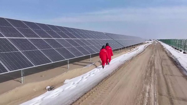 China: Landmark photovoltaic project in Xinjiang desert connected to grid
