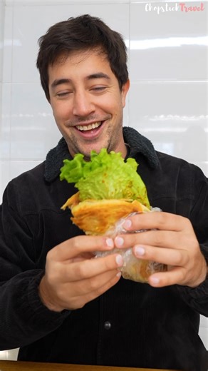 China's Most ICONIC Egg Breakfast in Beijing!! 🇨🇳 with @lostplatefoodtours | Chopstick Travel