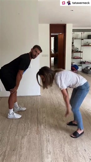 Urgente! 🚨 Vazou como o mundo todo tá envolvido depois desse hit global! Kkkkkk Tatá Werneck e Gui Sousa, apenas saibam que também estamos assim de saúde! Kkkkkk É #Envolver de manhã, de tarde e de noite! E taca el passo de Anitta na rua, na cama, no banheiro... Pode avisar que é o hit #5 no streaming, mas já é #1 nos chãos de todo esse planeta! Kkkkk (🎥: @tatawerneck) | Hugo Gloss