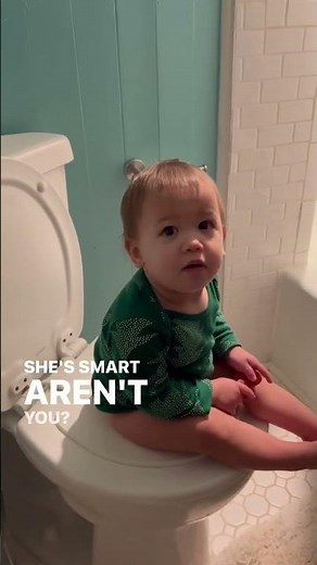 This is little Marilyn’s first poop on the big toilet 💩🥳👏🏻