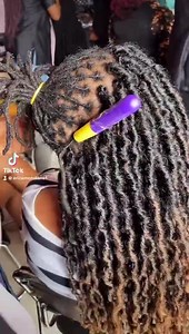 4.5M views · 10K reactions | E essa técnica que veio para facilitar as manas que não gostam de ficar muito tempo no salão 殺殺 844815791 | Erica Tranças-Africanas | Facebook