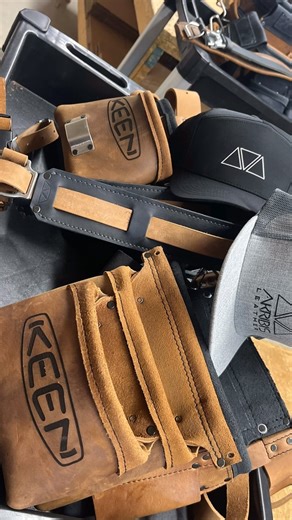 Did an awesome collaboration with Keen not long ago.. they set us up with some awesome promo codes and we retuned the favour with a custom, Keen B-max. Me and my staff are loving the shoes and boots. Whether you need them for work or play, Keen are worth a serious look. 👍 . . . . . . . #boots #safetyshoes #hikingboots #runningshoe #casualshoes #keen #toolbelt #leathetoolbelt #customtoolbelt #leatherwork | Akribis leather