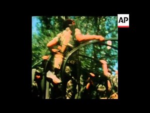 SYND 19 6 75 TROOPS AND CROWDS AT REPUBLICA OFFICES, LISBON