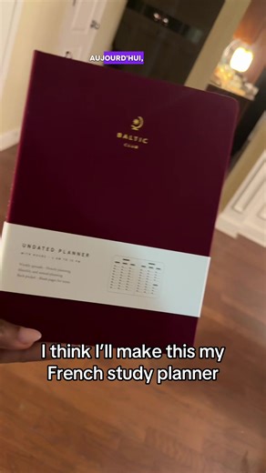 I bought this planner today and I think I’m going to use it for language studies. To track hours for comprehensible input, speaking, working with tutors, pages read etc