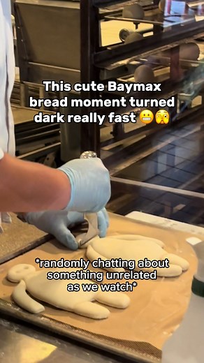 OMG BAYMAX 😳🫣 I did NOT expect this when I walked into the bread tour in Disneyland 😆😆 #disneyland #baymax #bread #funny