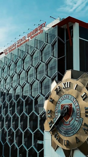 30K views · 709 reactions | Tayo po ay bumisita sa Batangas State University upang makita ang best practices, mag-benchmark, at malaman kung ano ang mga panukalang puwede nating isulong para iangat ang sistema ng edukasyon. | Senator Win Gatchalian | Facebook