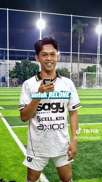Yang udah nyobain main di Relone Arena, mana suaranya? Gimana rasanya main di lapangan kita? Share pengalaman serunya dong! #minisoccer #relonearena #padang