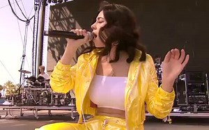 CLEAN BANDIT feat. MARINA AND THE DIAMONDS - Disconnect (Live from Coachella)