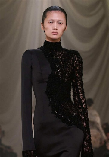 𝐀𝐒𝐇𝐈 #ashi #couture #fashion #moda #designer