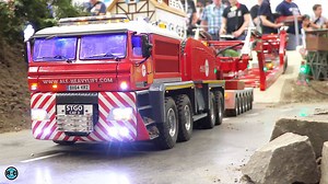 Absolutely crazy heavy load RC Truck and the amazing rc model fire truck, filmed on the Intermodellbau Dortmund Germany. Thank you for watching, comments, thumbs up, sharing and subscribing!! -------------------------------------------------------------------------- FOLLOW BIKONKAV YouTube: https://www.youtube.com/user/BikonkavFoto Facebook: https://www.facebook.com/BikonkavFoto/ Instagram: https://www.instagram.com/bikonkav_rc_trucks/ ------------------------------------------------------------