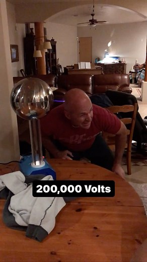 Joe Richards on Instagram: "Static electricity generator high voltage into head but very low current #physics #electricity #science"