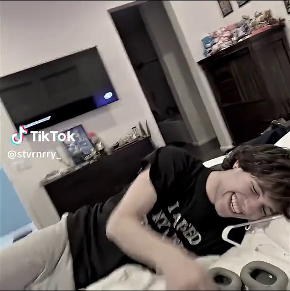 literally this week has been an up and down roller coaster of emotions. When I think everything is going okay it’s like I’ve been pushed down. I’ve been leaning on him a lot, especially this week. I genuinely owe this sweetheart my entire life. For lack of better words, he saved my life and he’s continuing to save my life. I’m so incredibly grateful for him. ac me (@rach *. * ·) ps me (flicker and snowfall alina) scp me (link in bio) tags #christophersturniolo #chrissturnioloedit #chrissturniolo