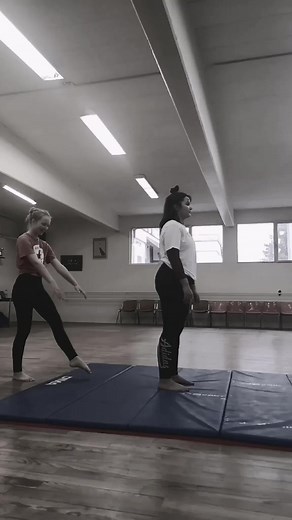 Duo Dance Balancing Act: Amazing Acrobatics and Flexibility