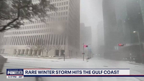 Rare winter storm hits the Gulf Coast