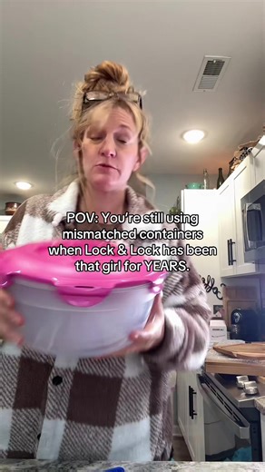 Lock n lock food storage containers near into each other and don’t over run my cabinets too! #locknlock #foodstorage #kitchenorganization #tiktokshopcreatorpick #newyearnewme