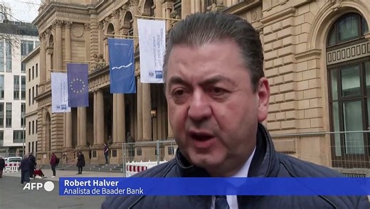 Alivio en bolsas tras compra de Credit Suisse por UBS