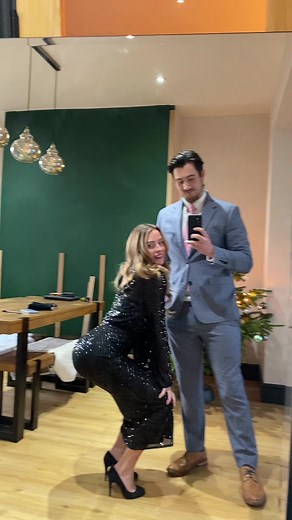 When you’re off out and decided on a last minute outfit change 👔👗 #flicktheswitch #nonstop #clothesswap